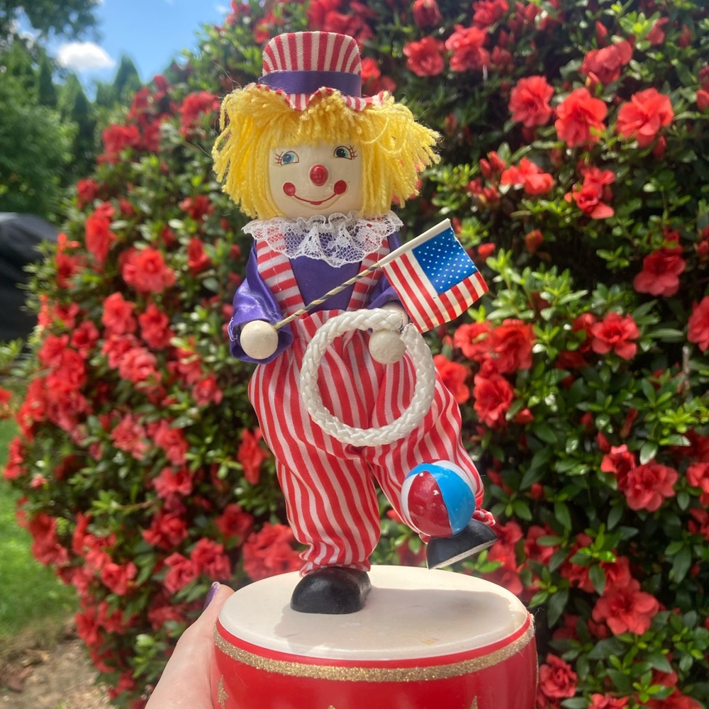 Vintage Retro Musical Spining Clown